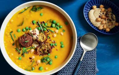 Тыквенный суп с кускусом и фалафелями